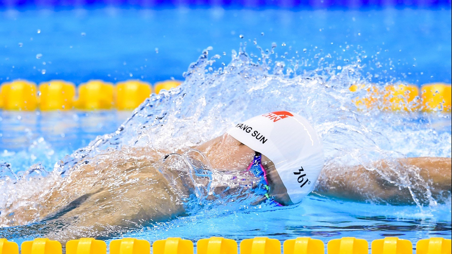 NBA季后赛激战正酣 新生代球星闪耀舞台