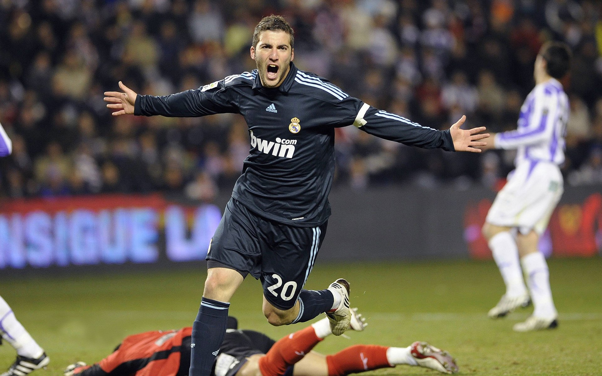 中国竞走队备战巴黎奥运 新秀老将齐发力剑指金牌